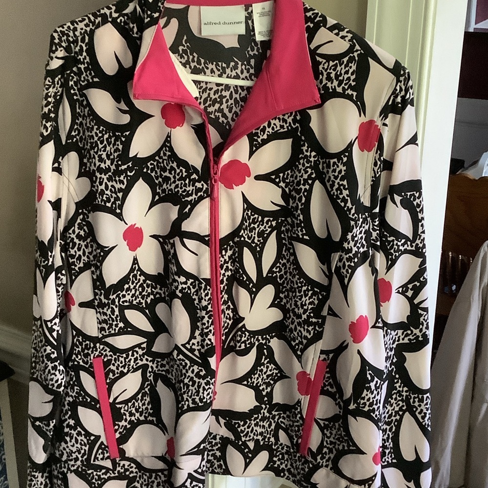 Alfred Dunner Women's Bold Floral Jacket - Black, White, and‎ Pink